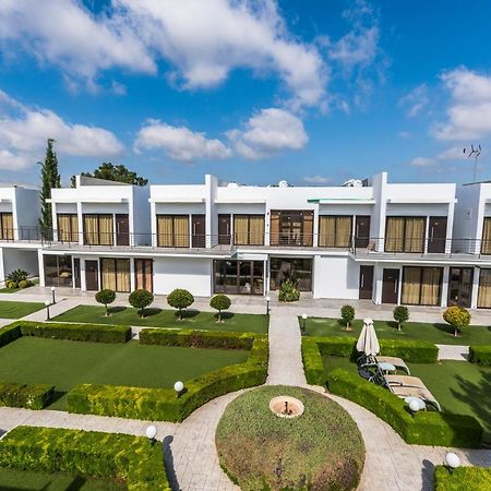 Cosmopolis Multi-Venue Aparthotel Larnaca Buitenkant foto