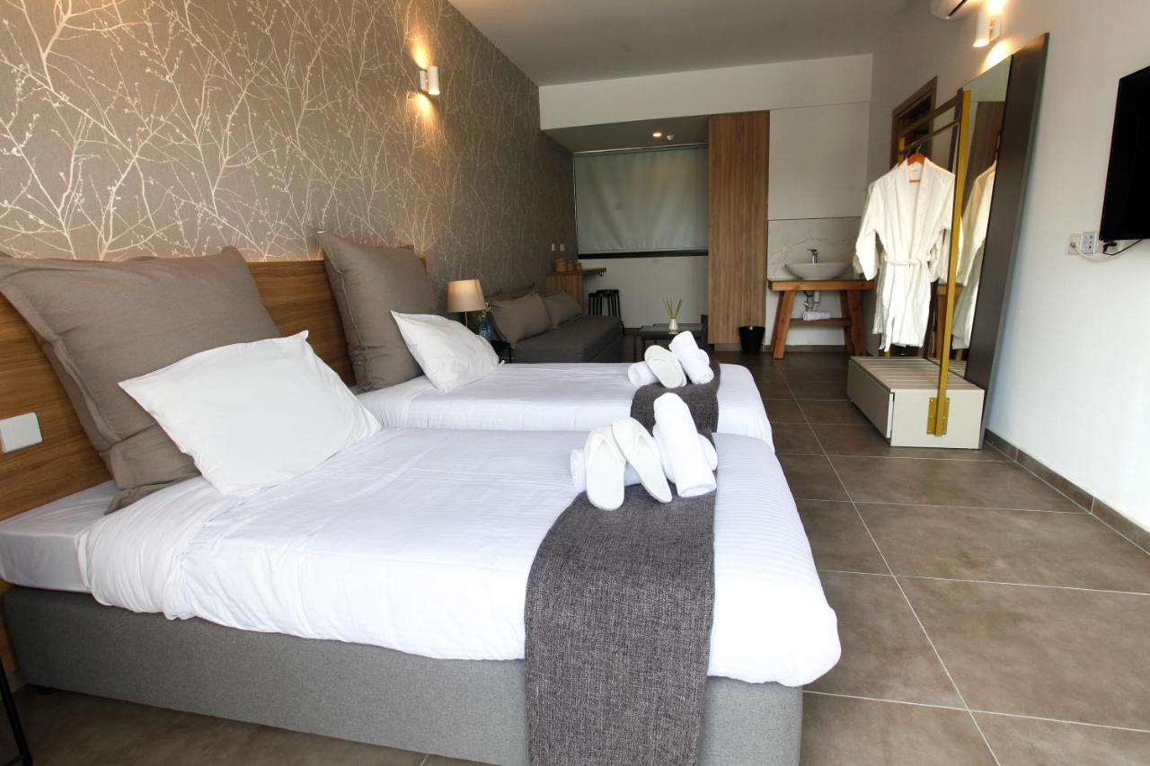 Cosmopolis Multi-Venue Aparthotel Larnaca Buitenkant foto