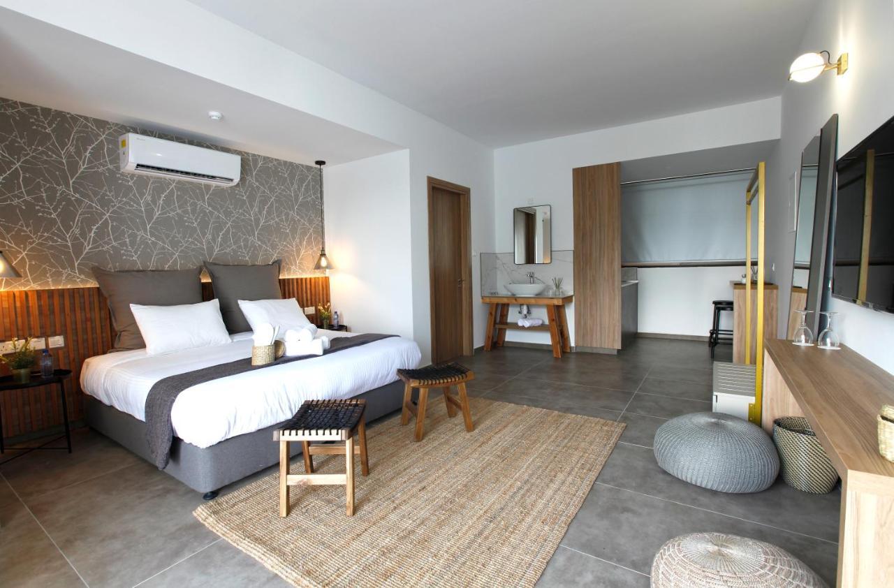 Cosmopolis Multi-Venue Aparthotel Larnaca Buitenkant foto